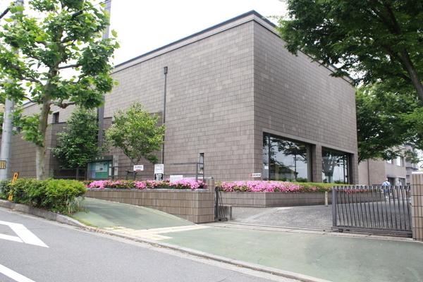 貸家　向日市寺戸町新田24　西棟東側(向日市立図書館)