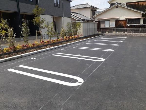 アドバンス2(駐車場)