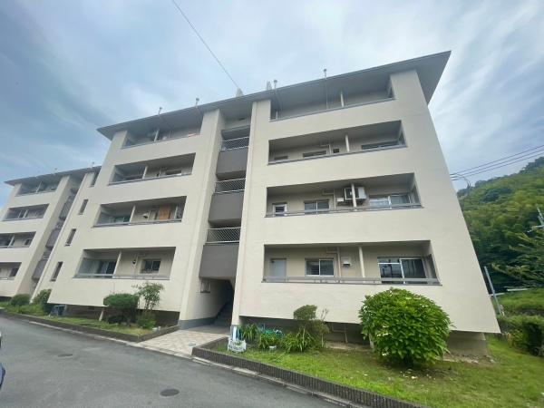 南円明寺ヶ丘団地16棟101号
