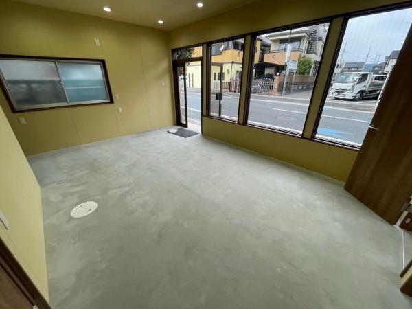 店舗　久貝三丁目1-10