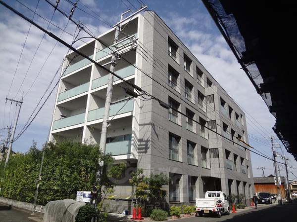 デ・エストレージャス　店舗
