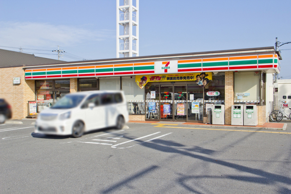 橋本マンション(セブンイレブン向日市上植野店)