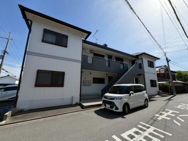 ファミーユ西条