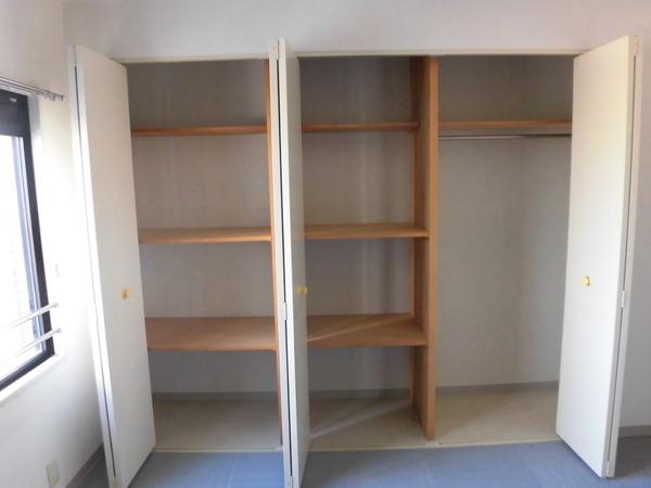 カーサ西向日(収納)