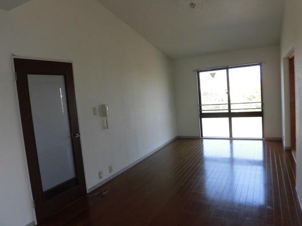 カーサ西向日(リビング)