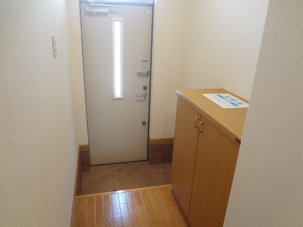 ソレイユ西向日A棟(玄関)