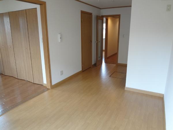 ソレイユ西向日A棟(リビング)