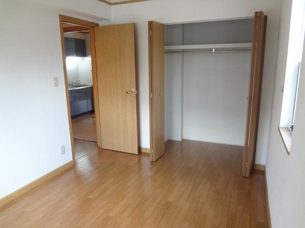 ソレイユ西向日A棟(収納)