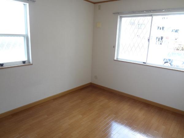 ソレイユ西向日A棟(洋室)