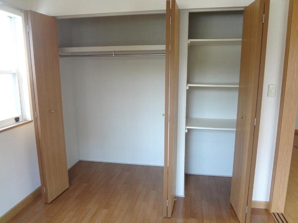 ソレイユ西向日A棟(収納)