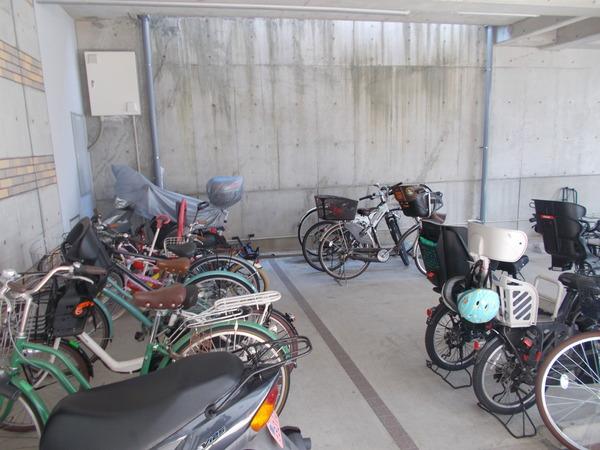 ランブラス南長岡京(駐車場)