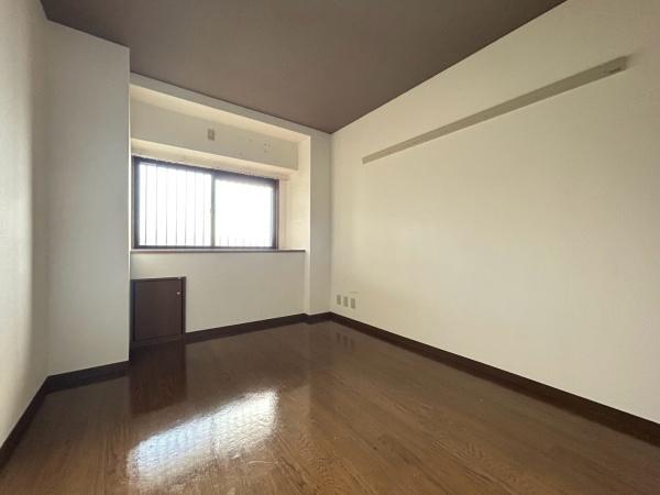 デルニエ向日町