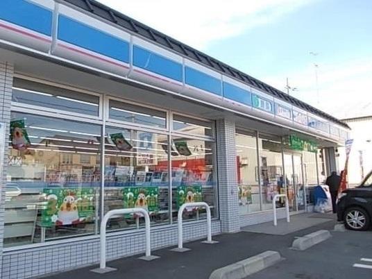 カサボニータ淀(ローソン淀際目町店)