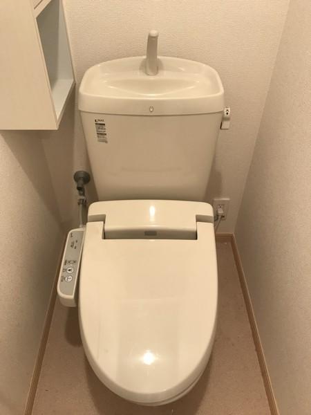 ジュネス　モデルヌ