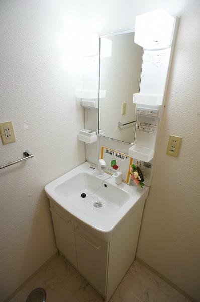 ノイエクラッセ山崎