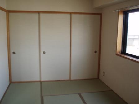 デルニエ向日町