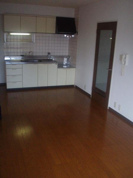 カーサ西向日(リビング)