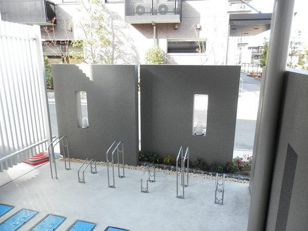 サラ・デ・影石