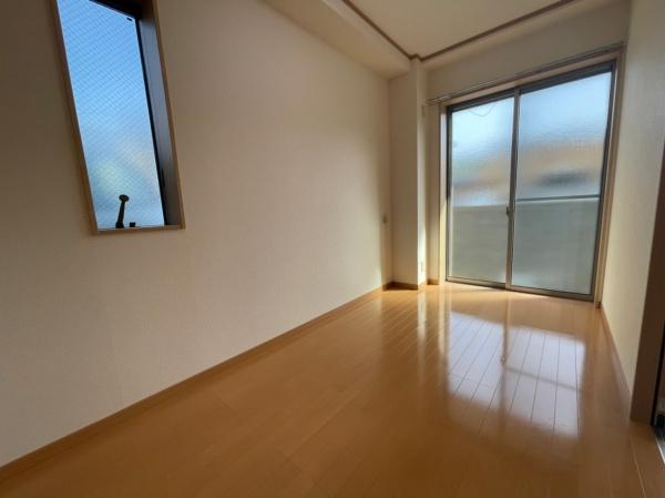 アンプルールフェール樹
