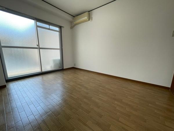 ドミールユタカ