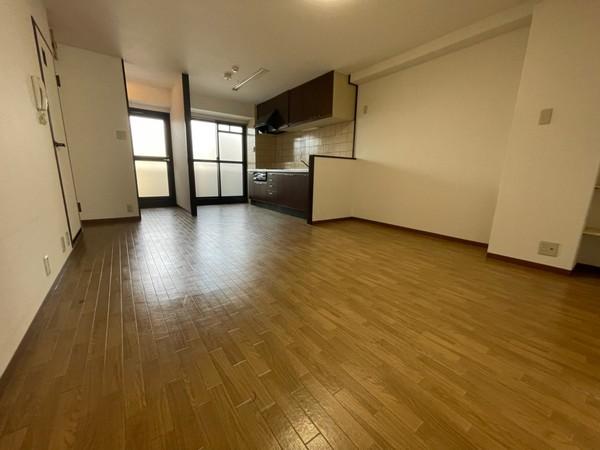 ドミールユタカ