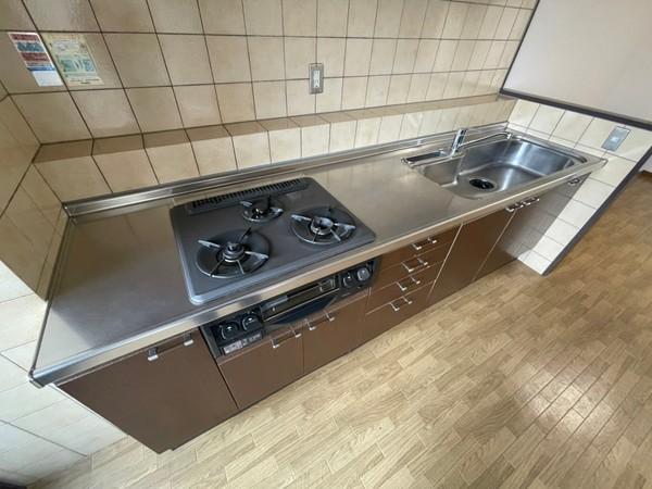 ドミールユタカ