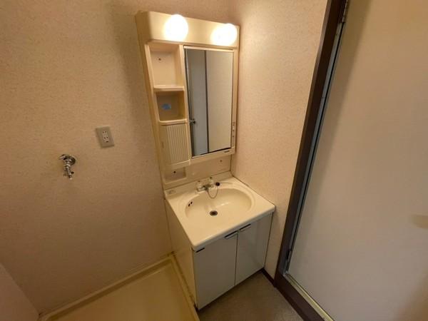 ドミールユタカ