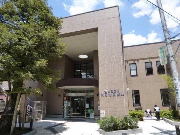 フロンティア　サトー(大田区立洗足池図書館)
