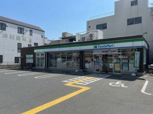 ファーロ(ファミリーマート今津中三丁目店)