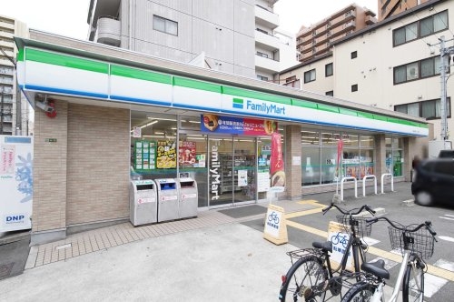 Ｍハイツ(ファミリーマート城東中央二丁目店)