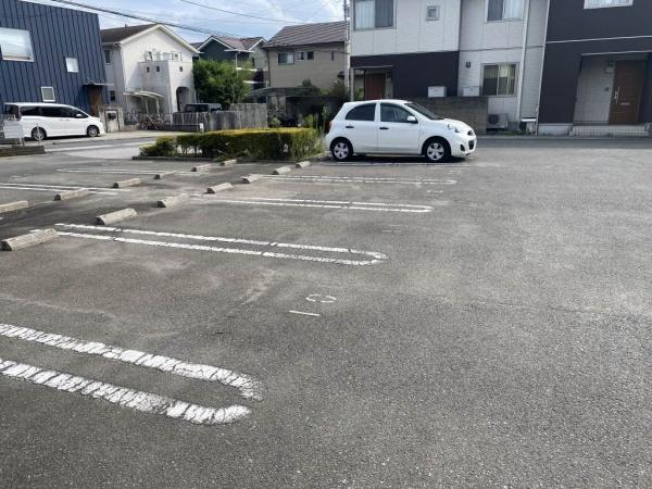 ラ・ルース若宮　B