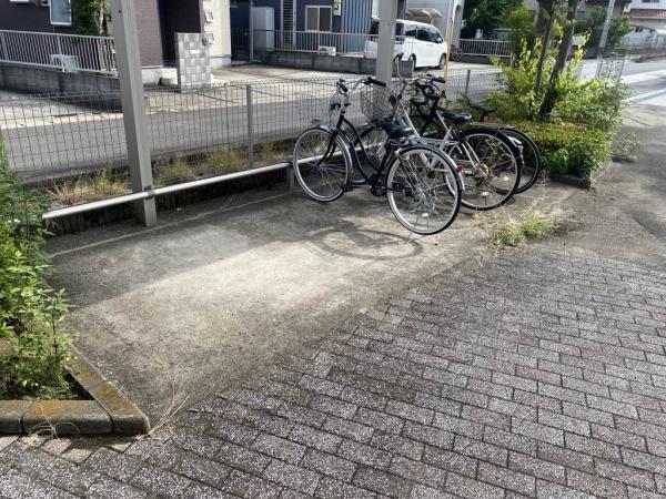 ラ・ルース若宮　B