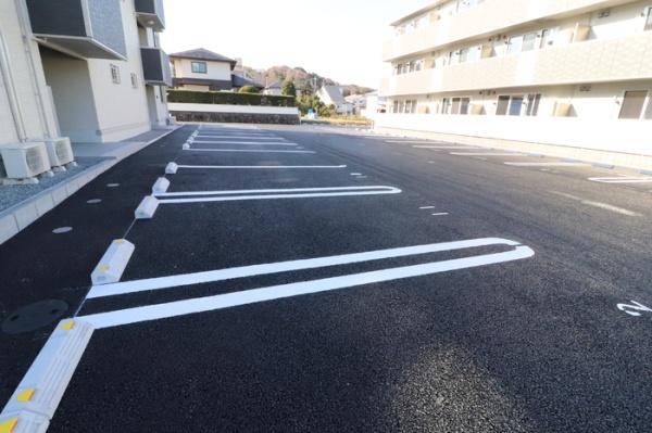 サンフローラ ジャスミン(駐車場)