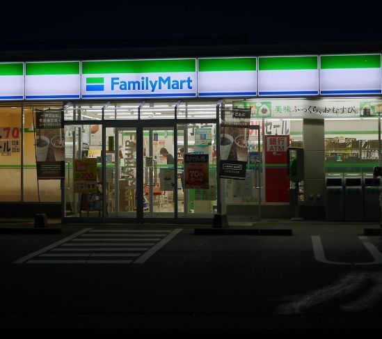 ポルト　アージュ　１(ファミリーマート白滝橋店)