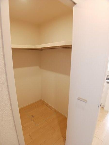 シャロンフォンブルーメン