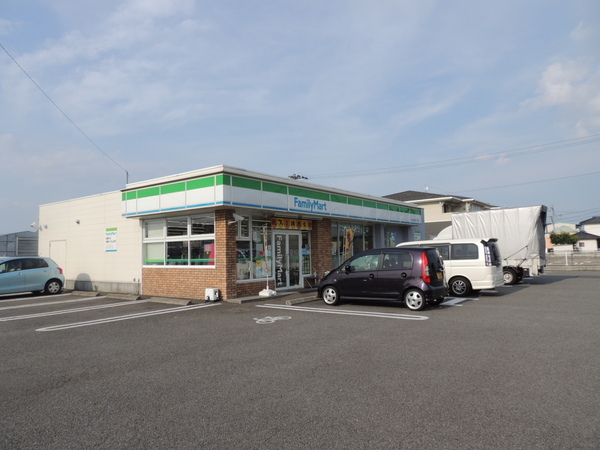 サニーパレス北横田(ファミリーマート大分大在北1丁目店)