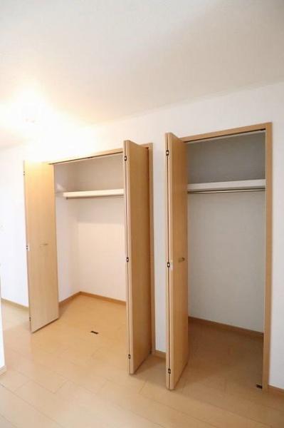 メゾン　ド　ラフレシール　B
