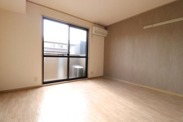 サンハイム森町A(リビング)