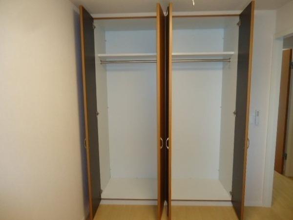 モア　エ・シャロム