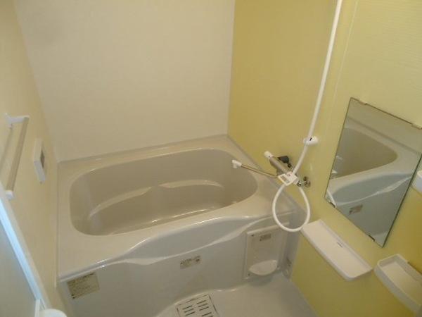 モア　エ・シャロム