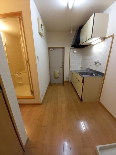 R－４８番館