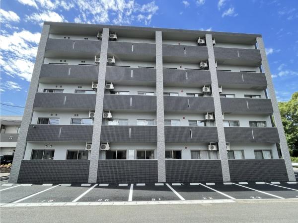 大分市三川上４丁目のマンション