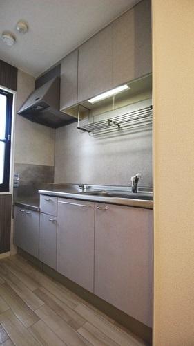 堺市西区浜寺石津町中３丁のアパート