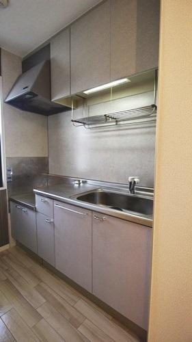 堺市西区浜寺石津町中３丁のアパート