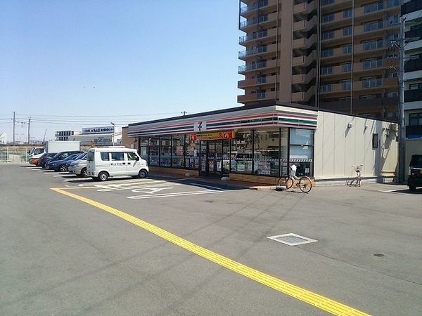 クレール鳳(セブンイレブン堺下田町店)