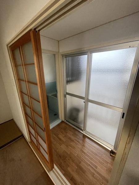 堺市西区上のアパート