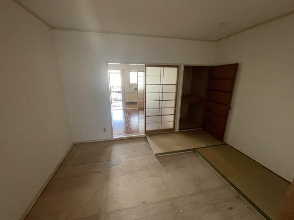 堺市西区上のアパート
