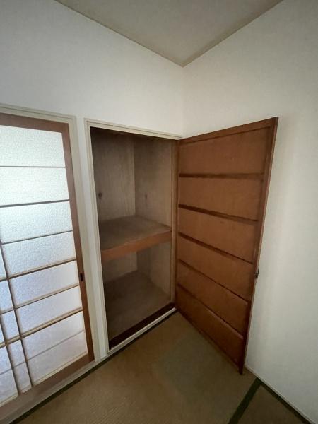 堺市西区上のアパート
