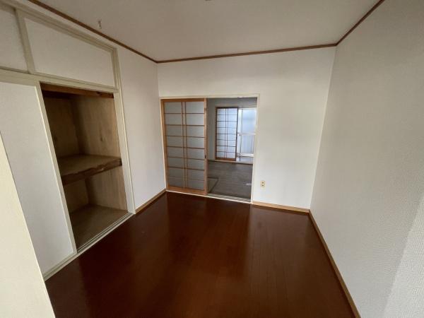 堺市西区上のアパート