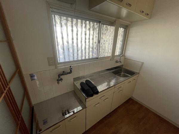 堺市西区上のアパート